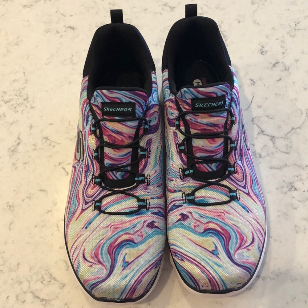 Skechers memory foam wide fit size 9 new !